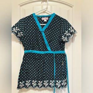 Women’s koi scrub top